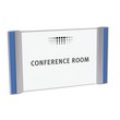 Targhe per porte e pareti realizzate in alluminio con pannello frontale antiriflesso. Targa personalizzabile grazie ai 6 supporti colorati in dotazione (materiale riciclabile) da inserire nelle guide laterali. Puo essere fissata a qualsiasi superficie tramite viti o bioadesivo inclusi.