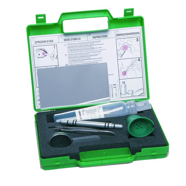 Particolarmente indicata per aziende dove esista la possibilita' di essere colpiti da schegge metalliche. Contiene accessori per estrarre schegge di varia natura e per effettuare una prima medicazione della parte lesa. Istruzioni d'uso in cinque lingue. Contenitore in plastica modello TRIX, maniglia per trasporto 2 clips di chiusura a scatto.