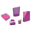 Set da scrivania tutto in uno in metallo traforato provvisto di 5 accessori necessari per avere sempre la scrivania in ordine. Composto da: <br/>- 1 portapenne di dimensioni LxPxH 12x7,3x10,3 cm<br/>- 1 cestino gettacarte di dimensioni LxPxH 36x24x39,5 cm<br/>- 1 portacorrispondenza di dimensioni LxPxH 28,5x34x8 cm<br/>- 1 portariviste di dimensioni LxPxH 9x26x33,5 cm<br/>- 1 sparticarte di dimensioni LxPxH 18x9,5x14,2 cm.<br/>Disponible in vari colori.